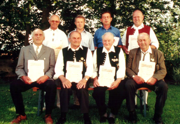 Ehrung im Jahre 1998 für 40-jährige Treue zum Verein Ehrung im Jahre 1998 für 40-jährige Treue zum Verein